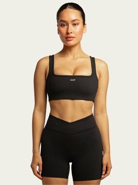 437 The Square Bra Black Pilates Athletic Athleisure Sports Bra EUC Size Medium